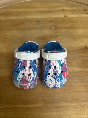 Kids Slip-On Clogs in White with Blue & Red Paint-Splash